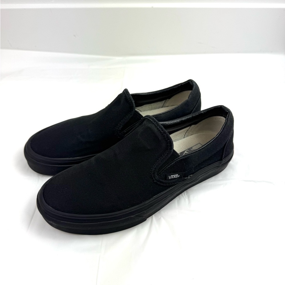 Vans Unisex Classic Black Slip-On Sneakers